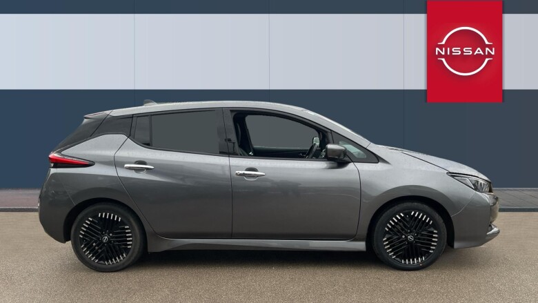 Nissan LEAF 110kW N-Connecta 39kWh 5dr Auto Electric Hatchback